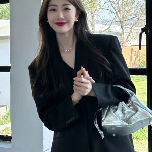 2025 Spring Oversized Black Blazer for Women, Casual Loose Fit Slimming Suit, Trendy High-End Jacket