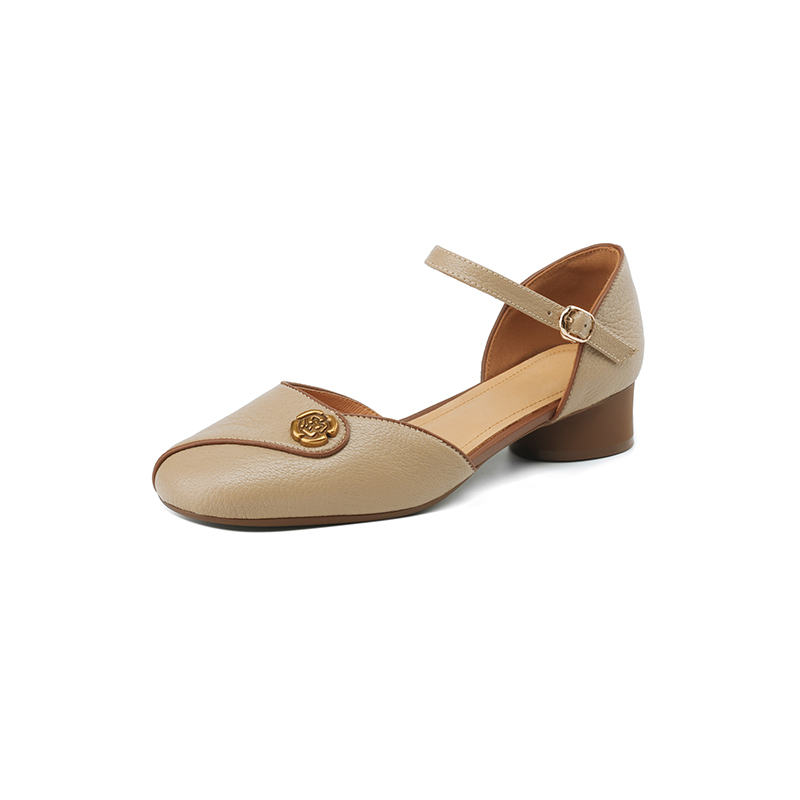 2025 Summer Women's Sheepskin Camellia Mid-Heel Chunky Square-Toe Hollow Buckle Closed-Toe Sandals - Y2K Style