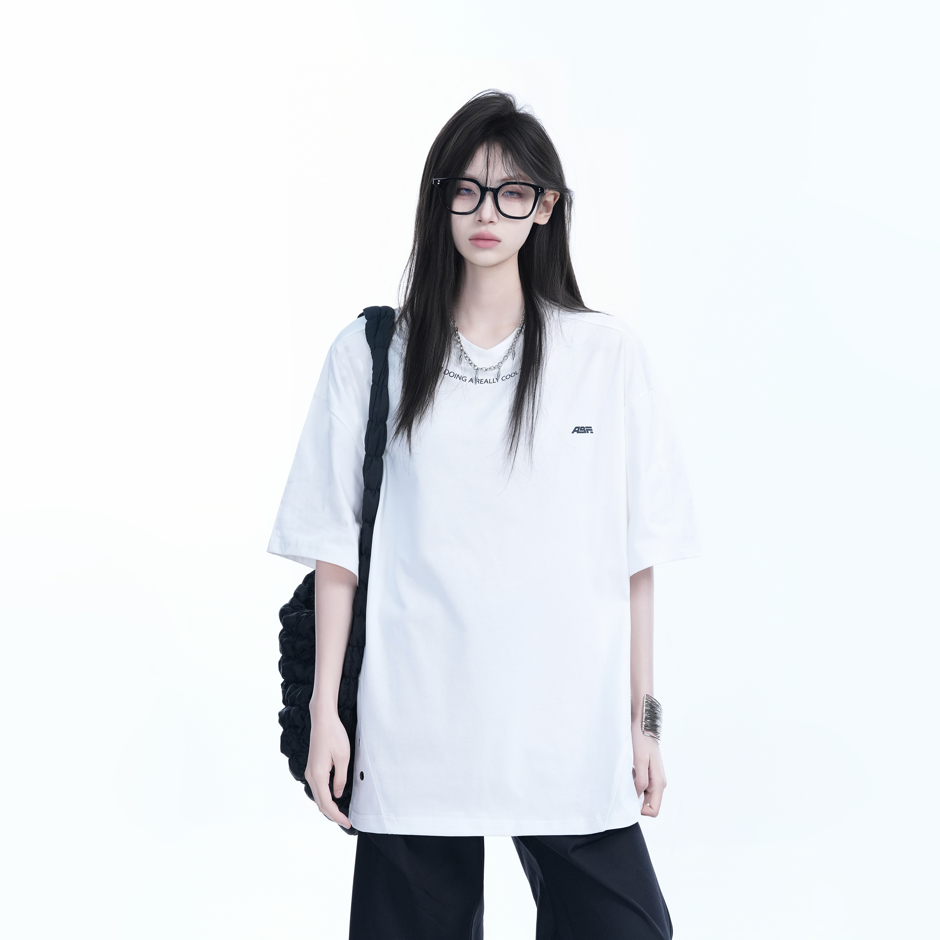 American Retro Oversized White Short Sleeve T-Shirt for Women - Summer Casual Loose Fit with "Sit and Eat Until the Mountains Are Empty" Design