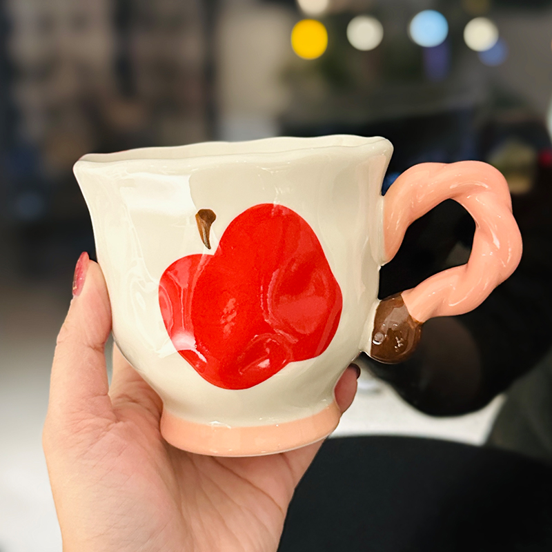 Charming Apple Ceramic Mug with Lid and Spoon - Perfect for Home Use, Ideal Girls' Coffee Cup, Great Graduation Gift