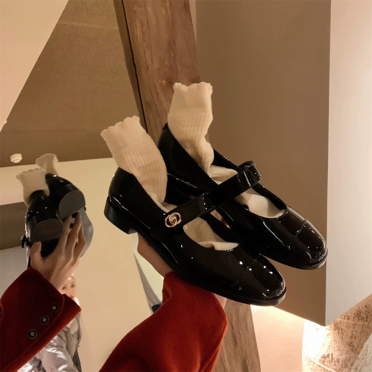 Chunky Heel Round Toe Mary Jane Shoes for Women – Black Sheepskin Leather Flats in British Style, Versatile Everyday Footwear