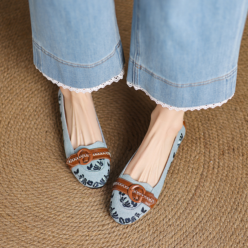 Color-Blocking Canvas Flat Shoes for Women - Round Toe, Embroidered, Comfortable and Versatile, Perfect for Everyday Wear