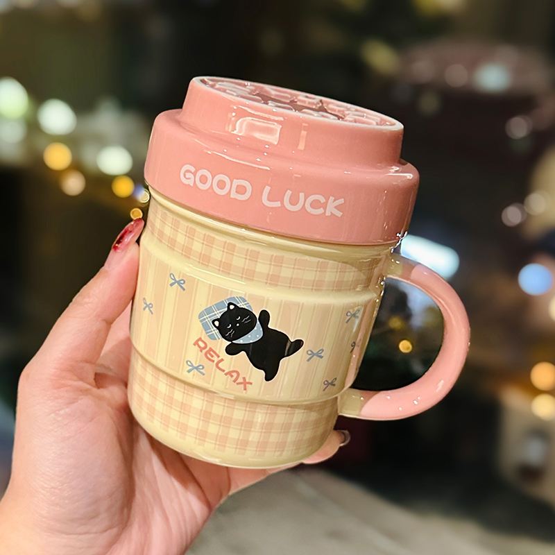 Cute Ceramic Water Cup with Lid, Girly Heart Mug for Iced Americano & Breakfast Milk, Ideal for Coffee Lovers