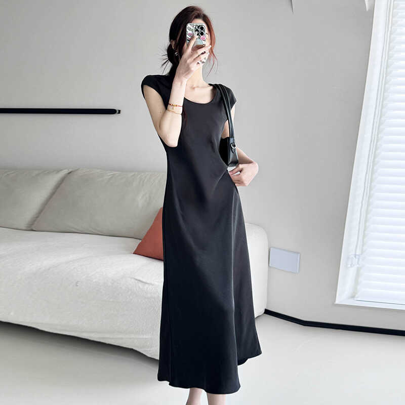 Elegant Heavy Satin Diagonal Cut U-Neck Short Sleeve Dress for Women – Summer 2025 Slim Commuter Style, Chic Evening Wear