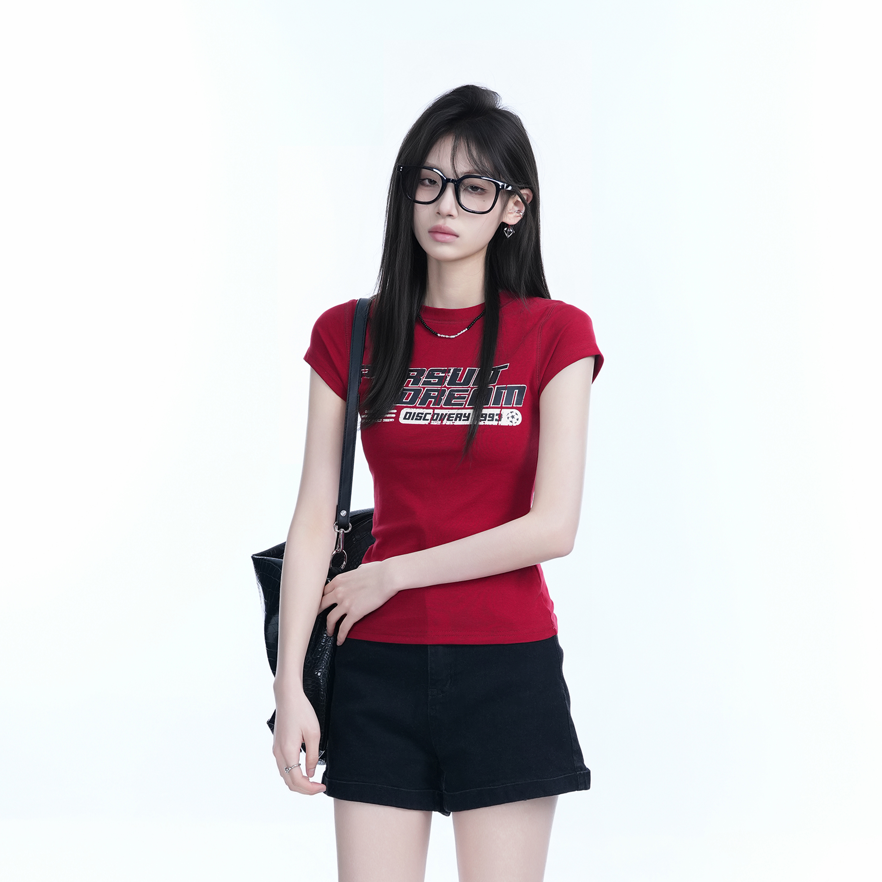 Fitted Red Short-Sleeve T-Shirt for Women - American Retro Style with "Sit and Eat Until the Mountains Are Empty" Print, Slimming Round Neck Design