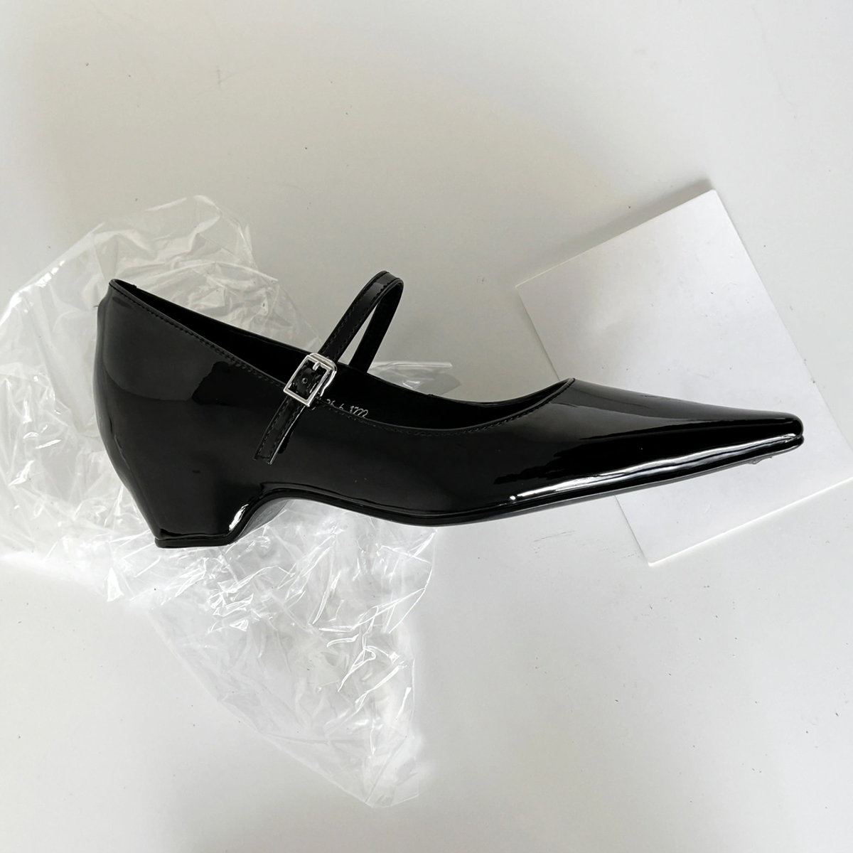 French Style Sheepskin One-Strap Chunky Heel Mary Jane Shoes - Pointed Toe Shallow Mouth High Heels for Commuting