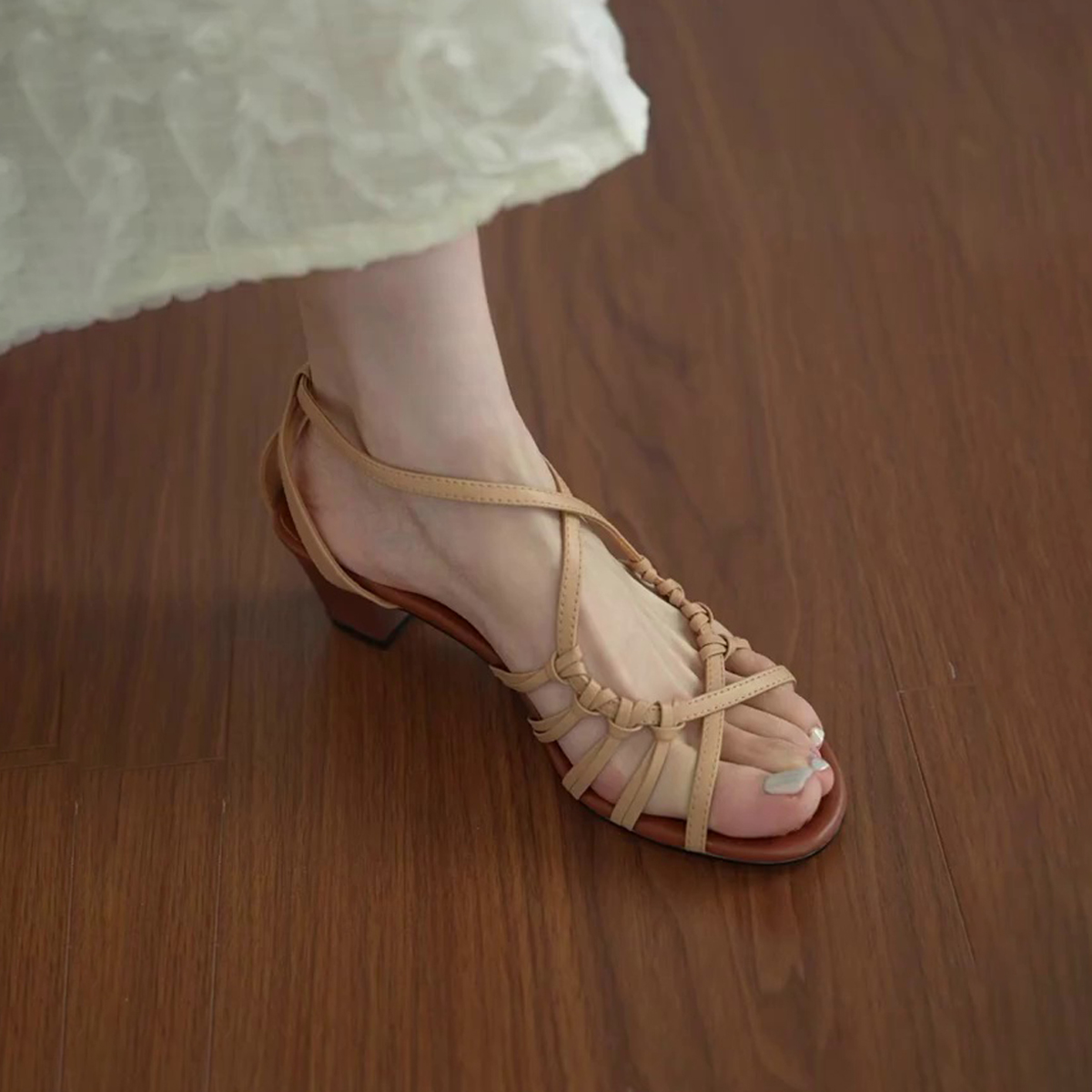 French Style Woven Hollow One-Strap Open-Toe Chunky Heel Sandals - Sheepskin Vacation Roman Shoes for Women