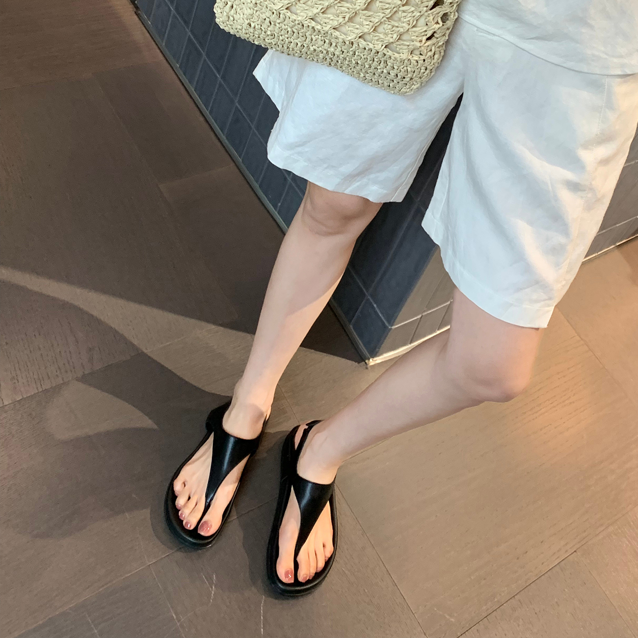 Genuine Leather Cowhide Roman Flip-Flop Sandals for Women – Retro Casual Thong Slippers 2024 Fashion