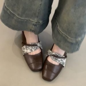 Genuine Leather Cowhide Style Closed-Toe Half Slippers for Women - Retro Slip-On Mules Sandals for Summer Outdoor Wear