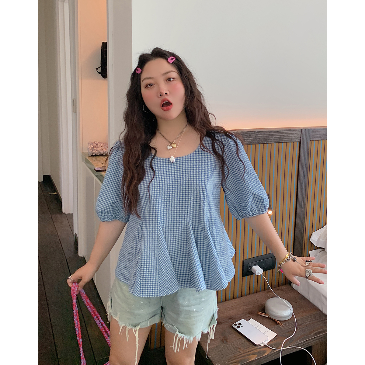 Gold Plaid Waist-Cinching Short Sleeve Shirt for Women - Summer 2025 Light Luxury Chic Top, Perfect for Y2K and Korean Style Fashion.