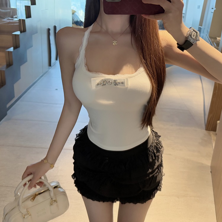 Halter Neck Slim Fit Vest Top with Built-In Chest Pad - Stylish Heavy-Duty Design for a Chic Look
