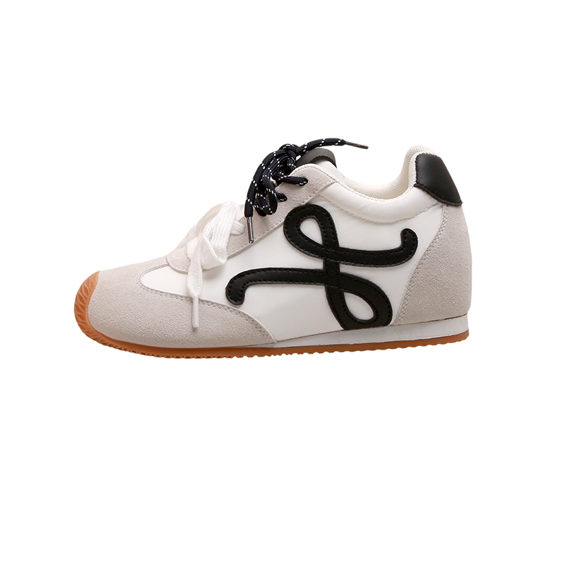 Height-Increasing Retro Lace-Up Casual Sports Shoes for Women - Thick-Soled Couple Sneakers with Tilted Design