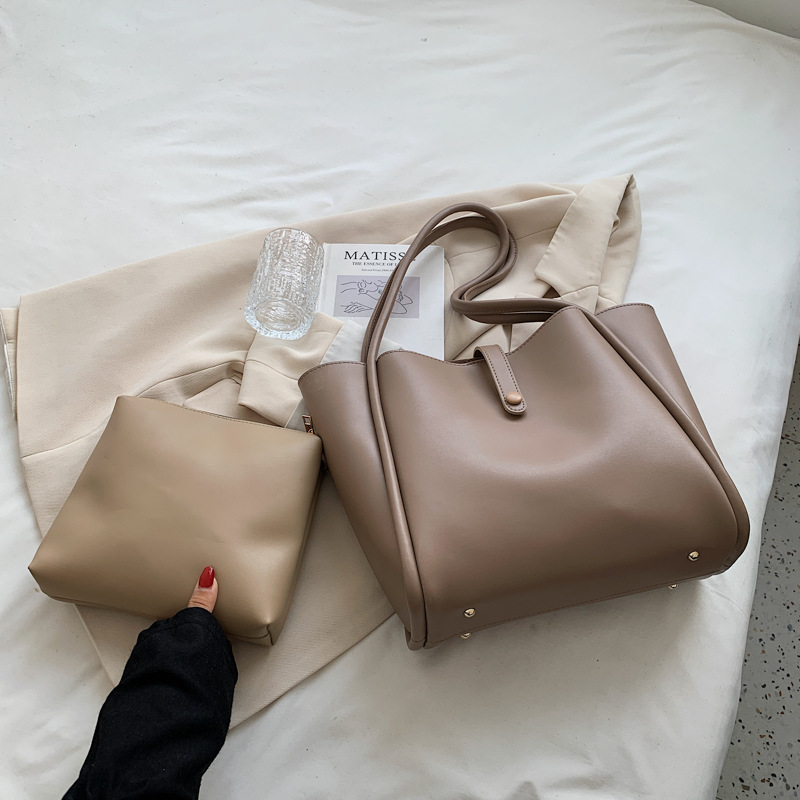 High-End Minimalist Tote Bag for Women - Large Capacity Commuter Handbag with Niche Design