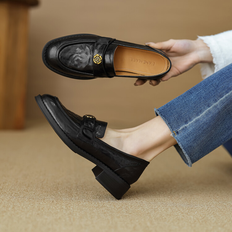 Italian-Style Soft Leather Chelsea Ankle Boots for Women - Chunky Heels, Non-Fatiguing, 90s Inspired, Stylish Comfort