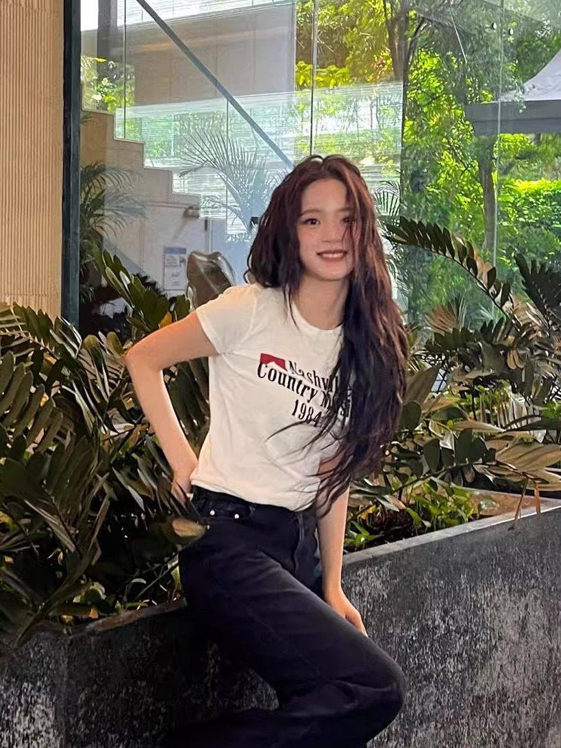 Korean Retro Sports Digital Print Fitted Cotton Top – Short Sleeve Slim Fit for a Stylish Instagram Look