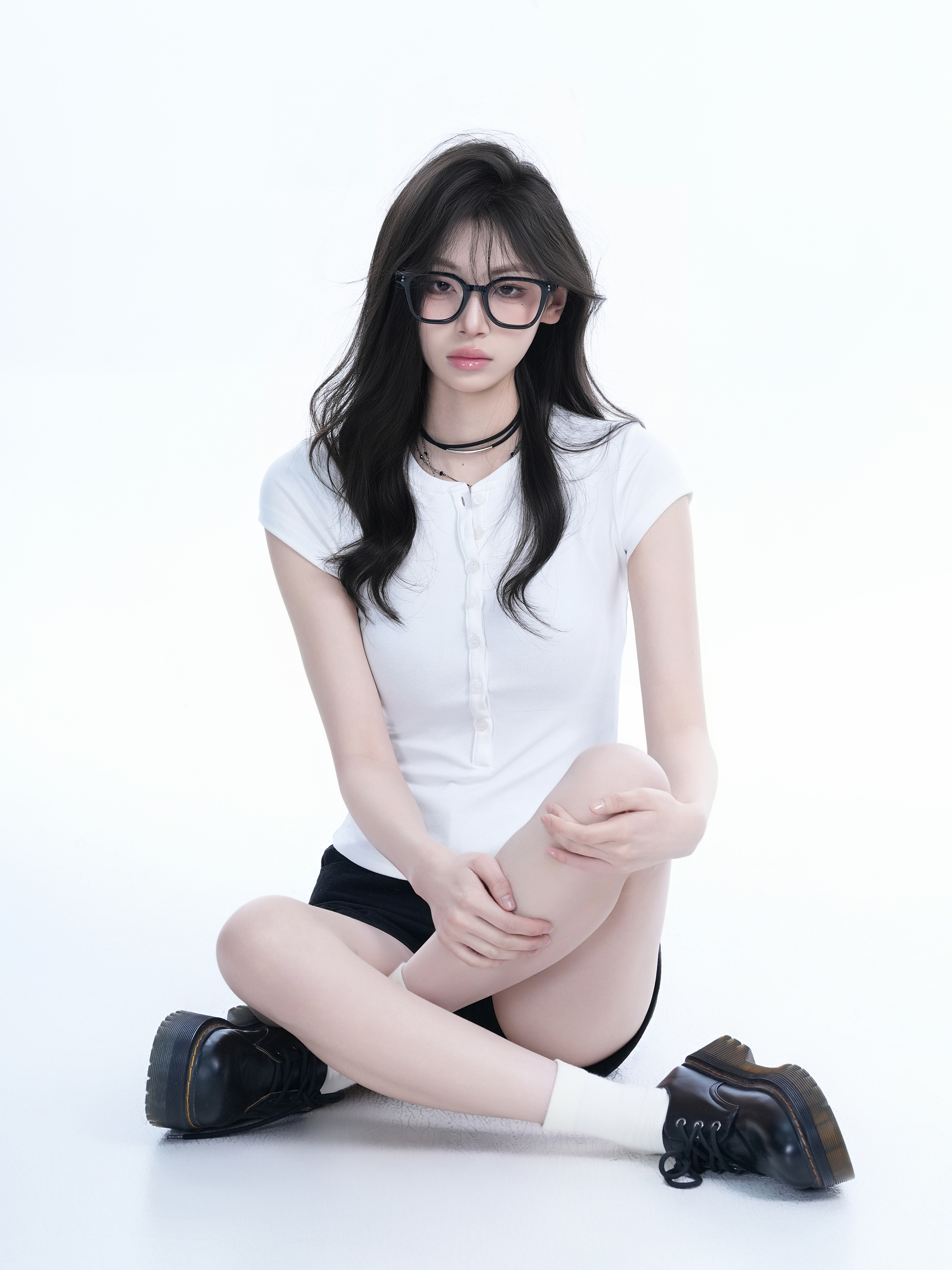 Korean Style Slim Fit Short Sleeve T-Shirt for Women with Half-Open Collar, Casual Mountain-Themed Base Shirt, Trendy Ins Fashion