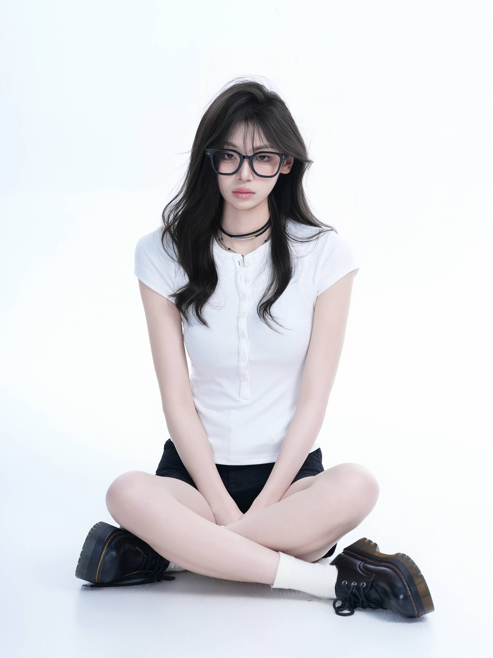 Korean Style Slim Fit Short Sleeve T-Shirt for Women with Half-Open Collar, Casual Mountain-Themed Base Shirt, Trendy Ins Fashion