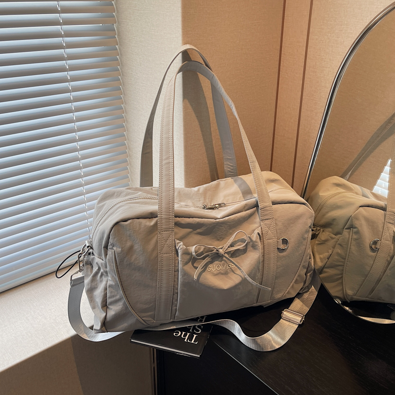 Large Capacity Sports Fitness Travel Bag with Dry Wet Separation - Ideal for Short-Distance Travel & Maternity Storage