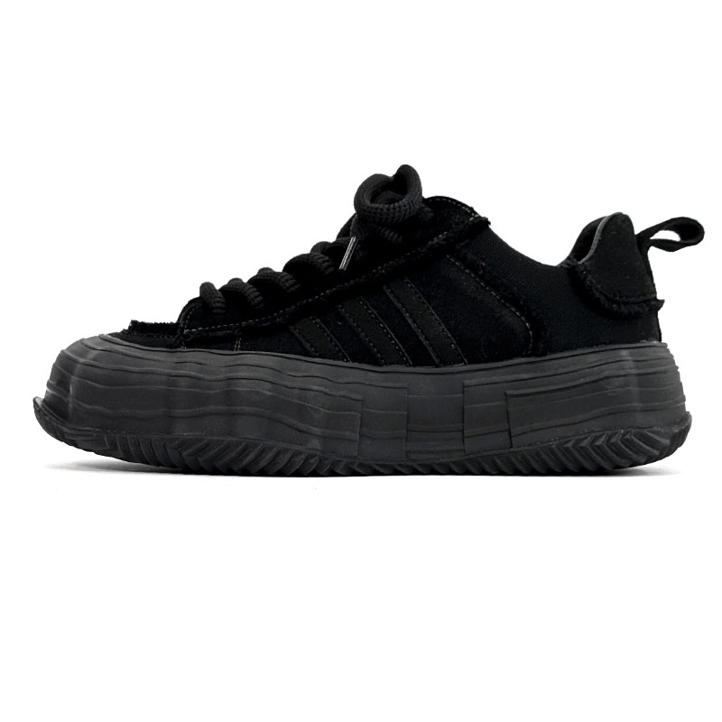 Men's and Women's Black Warrior Three-Stripe Canvas Board Shoes - Trendy Japanese-Style Couple Sneakers