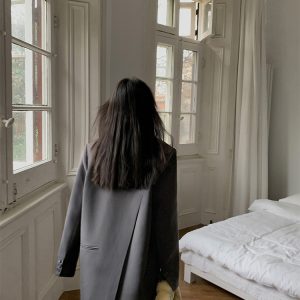 Oversized Gray Suit Jacket for Women, Loose Fit Blazer, Elegant Slimming Design, High-End Street Fashion, 2025 Spring Autumn Collection