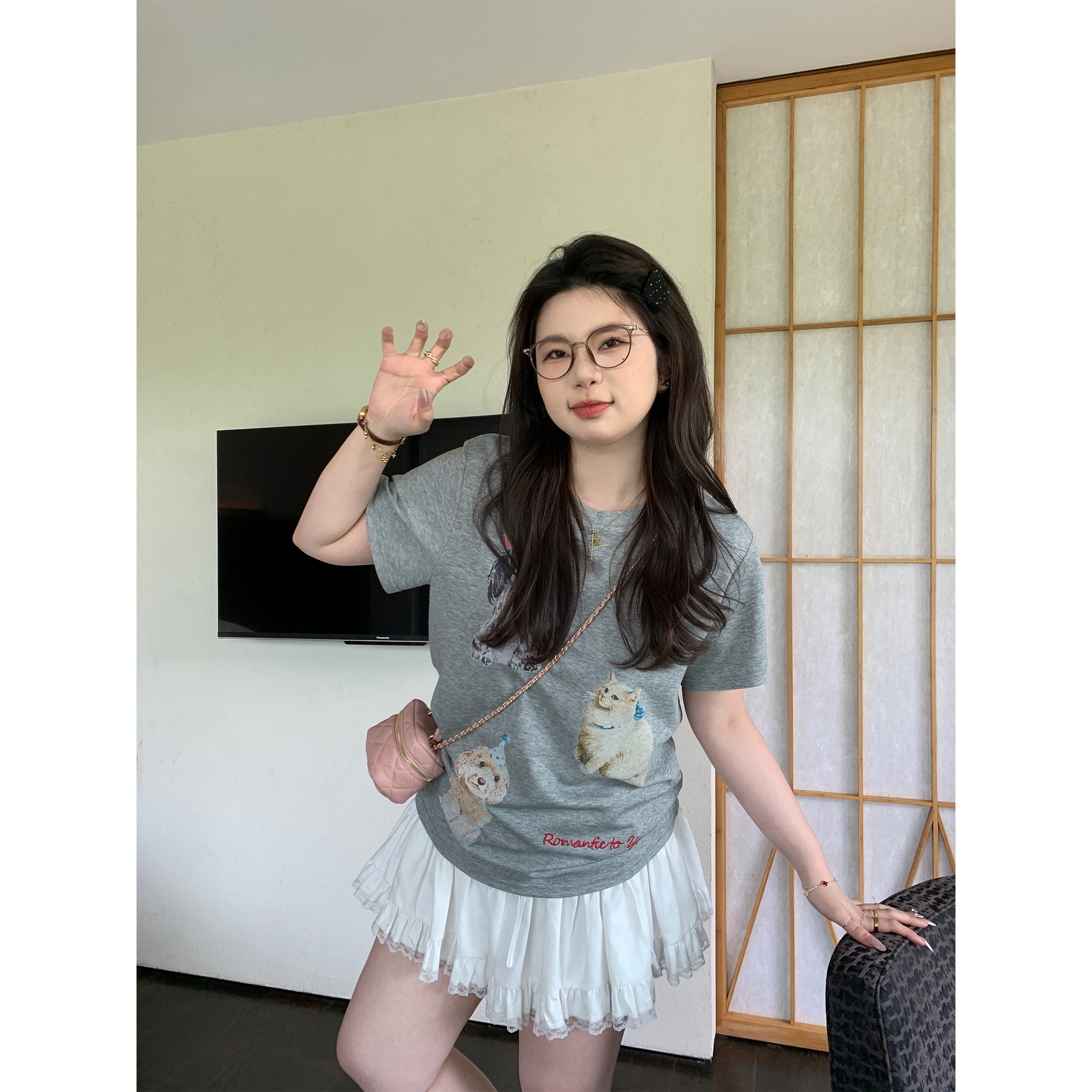 Plus Size Gray Cartoon Print Animal Party T-Shirt - Loose Fit Short Sleeve Top for Casual Style
