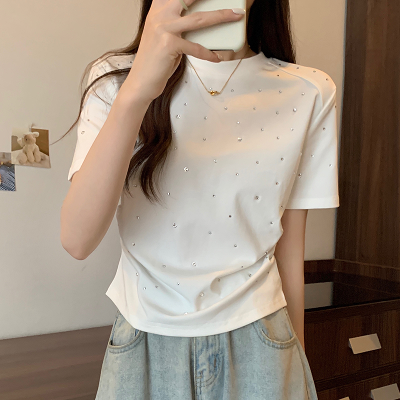 Plus-Size Rhinestone Ruched Short-Sleeve T-Shirt for Summer - Trendy Slimming Design for Women
