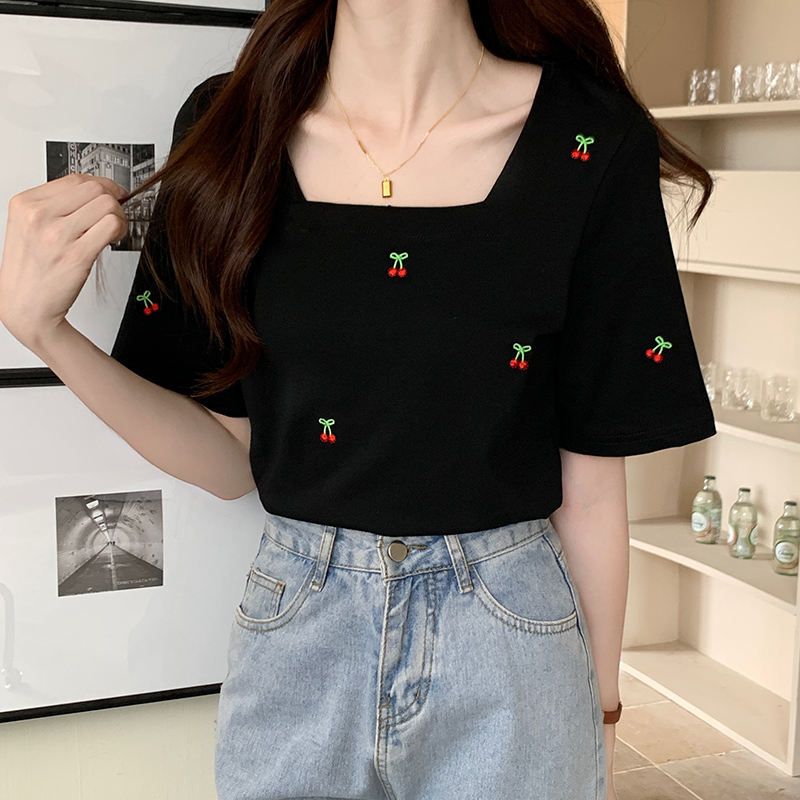 Plus-Size Square Neck Short Sleeve T-Shirt for Women - Slim Fit Summer Top, Flattering Korean Style, Youthful Design, Belly Coverage