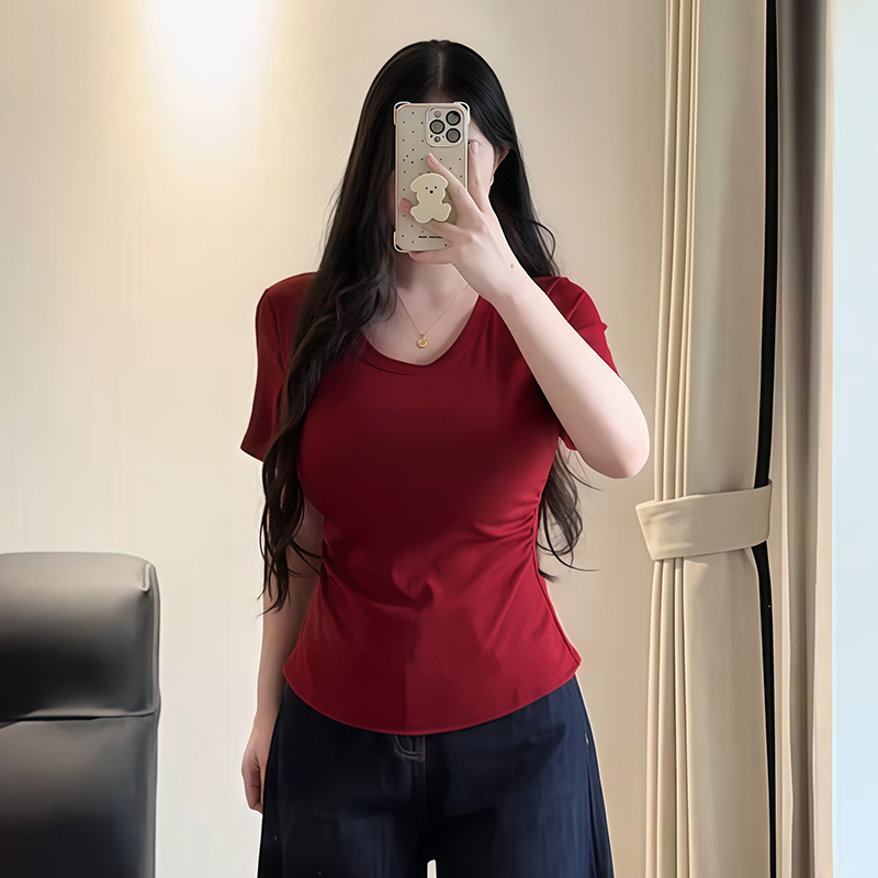 Plus-Size Women's U-Neck Curved Hem Short Sleeve T-Shirt - Summer Pleated Waist Design for a Slimming Effect - Flattering Fit for Curvy Figures
