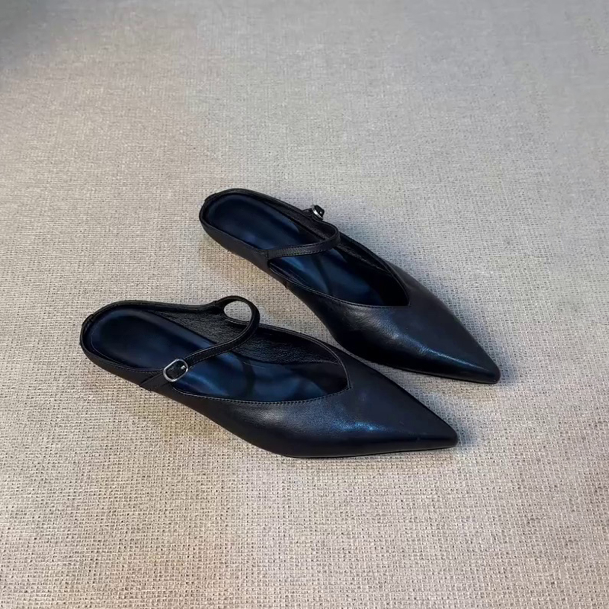 Pointed Thick-Soled Closed-Toe Sheepskin Half Slippers - Retro French One-Strap Shallow Mouth Mules for Chic Style