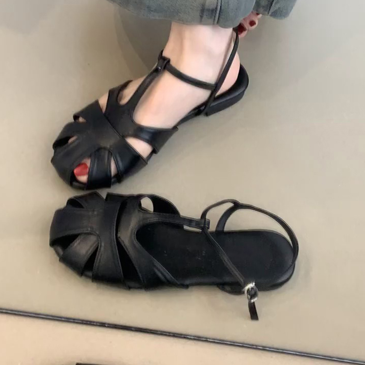 Retro Artistic Hollow-Out Buckle Flat Roman Sandals for Women - Sheepskin Woven Casual Pig Cage Shoes