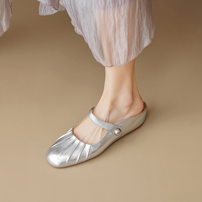 Retro Flat-Toe Women's Height-Increasing Slippers - Stylish Italian Design Half-Slippers for Comfortable Chic Fashion