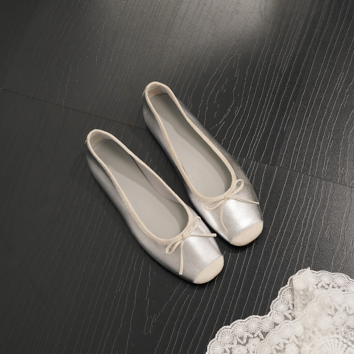 Retro French Sheepskin Bow Ballet Flats for Women - Square-Toed, Soft Sole, Genuine Leather, Sweet Style, Vintage Charm