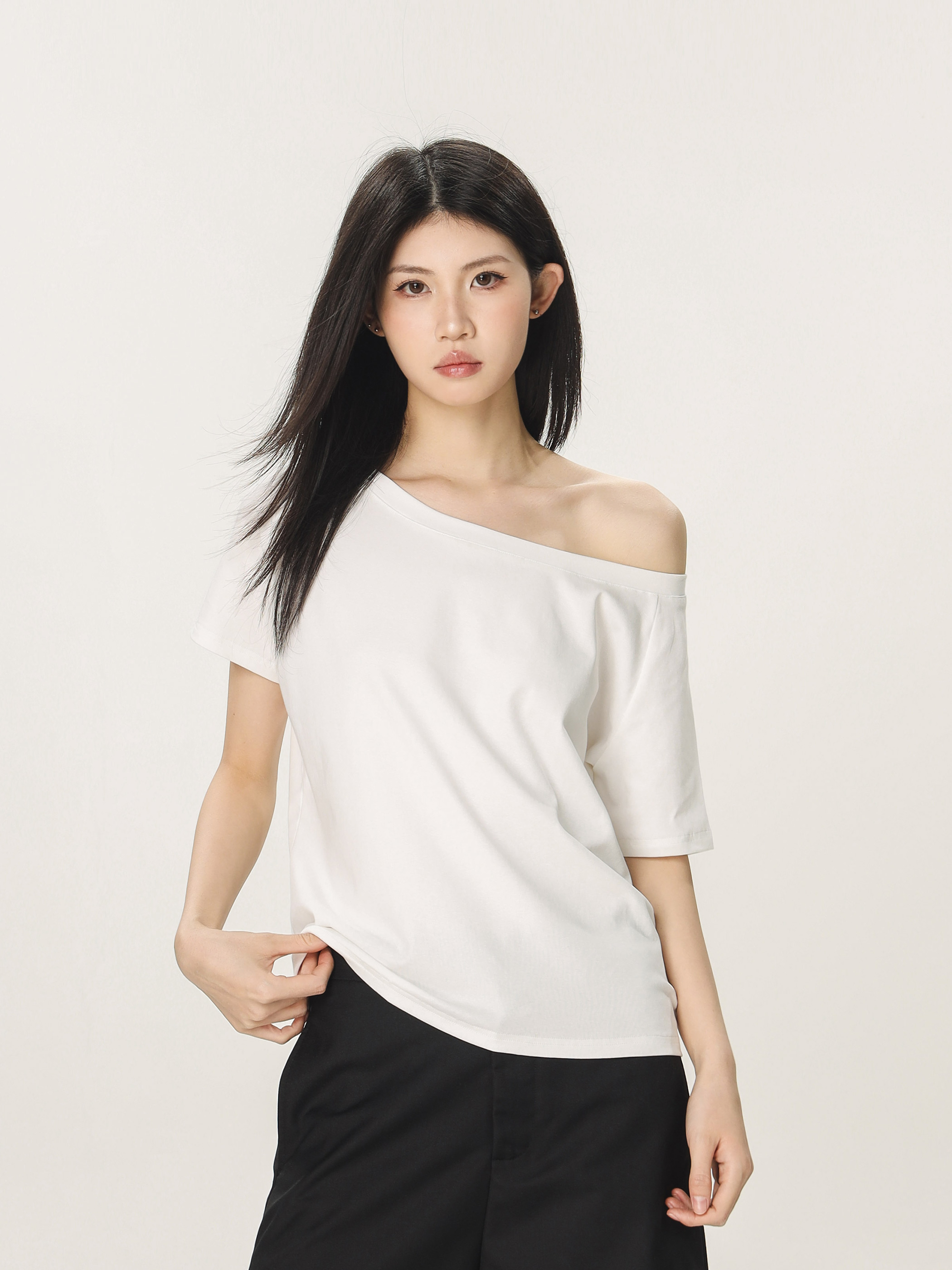 Retro Off-Shoulder T-Shirt for Women - Summer Short Sleeve Slim Fit - Unique Beautiful Hot Girl Style