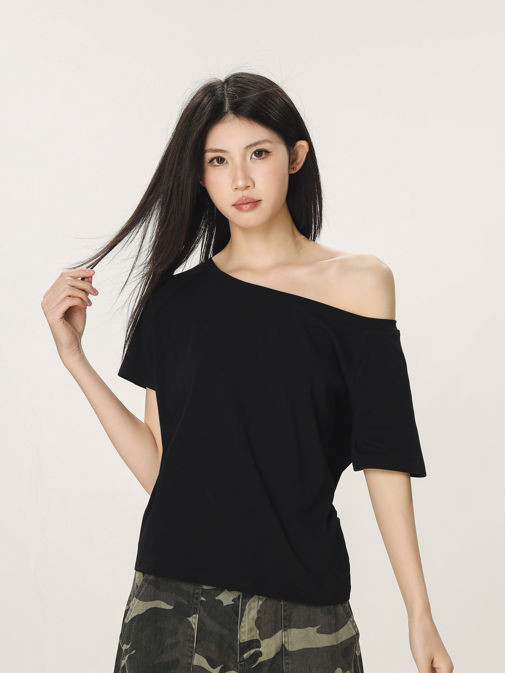 Retro Off-Shoulder T-Shirt for Women - Summer Short Sleeve Slim Fit - Unique Beautiful Hot Girl Style