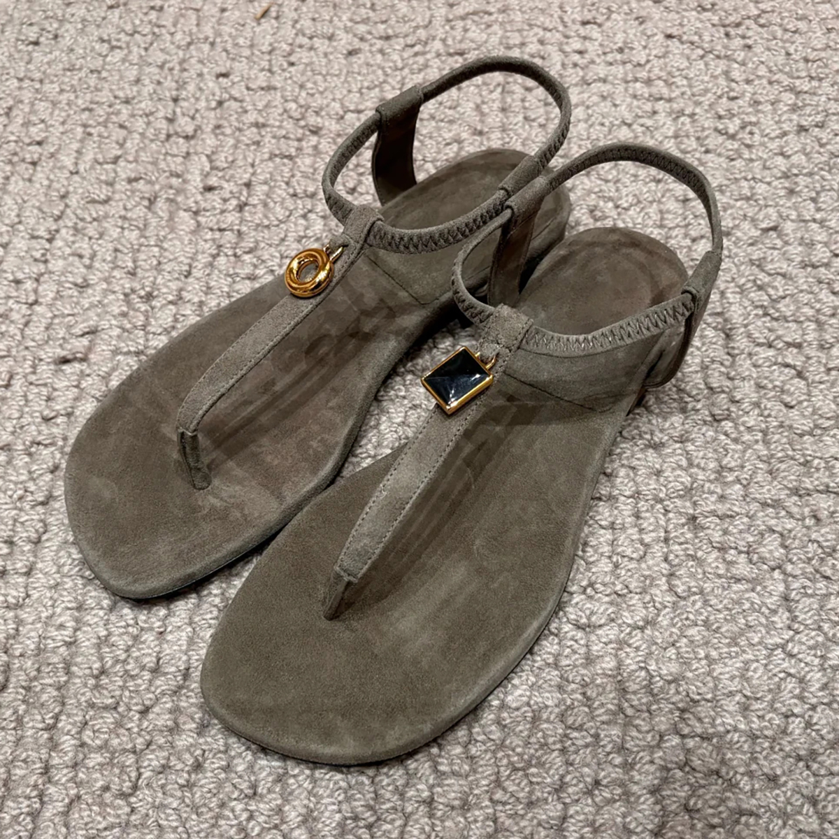 Retro Sheepskin Flat Sandals with Metal Buckle and Toe Post - Versatile One-Strap Roman Beach Flip-Flops for Women