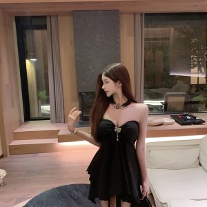Sexy Halter Neck Dress - Strapless Two-Way Wear, Slim Fit with Built-in Bra Pads, Perfect for 90s and Y2K Inspired Styles