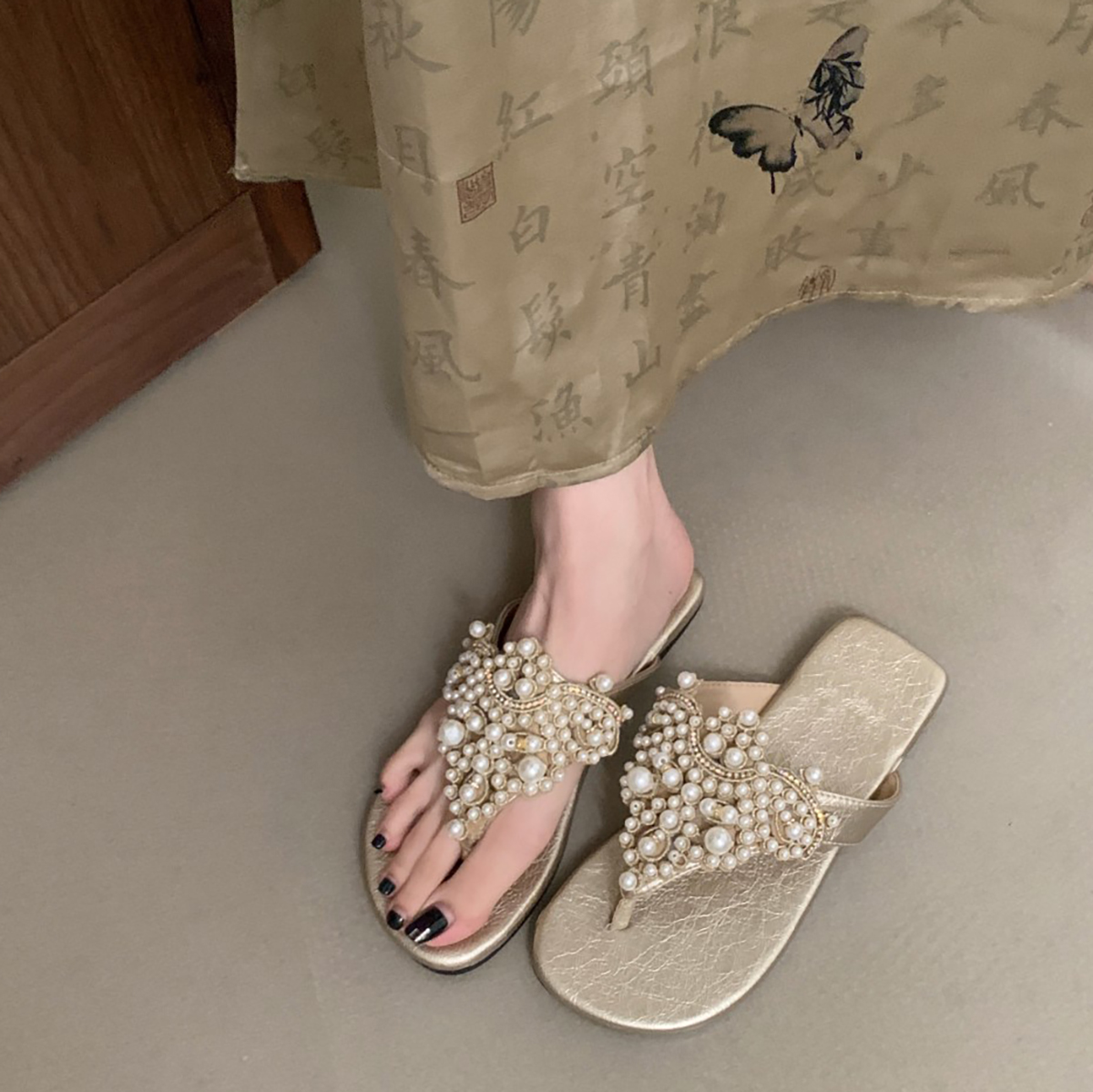 Sheepskin Pearl Thong Flat Sandals for Women - Bohemian Beach Flip-Flops, Summer Vacation Style