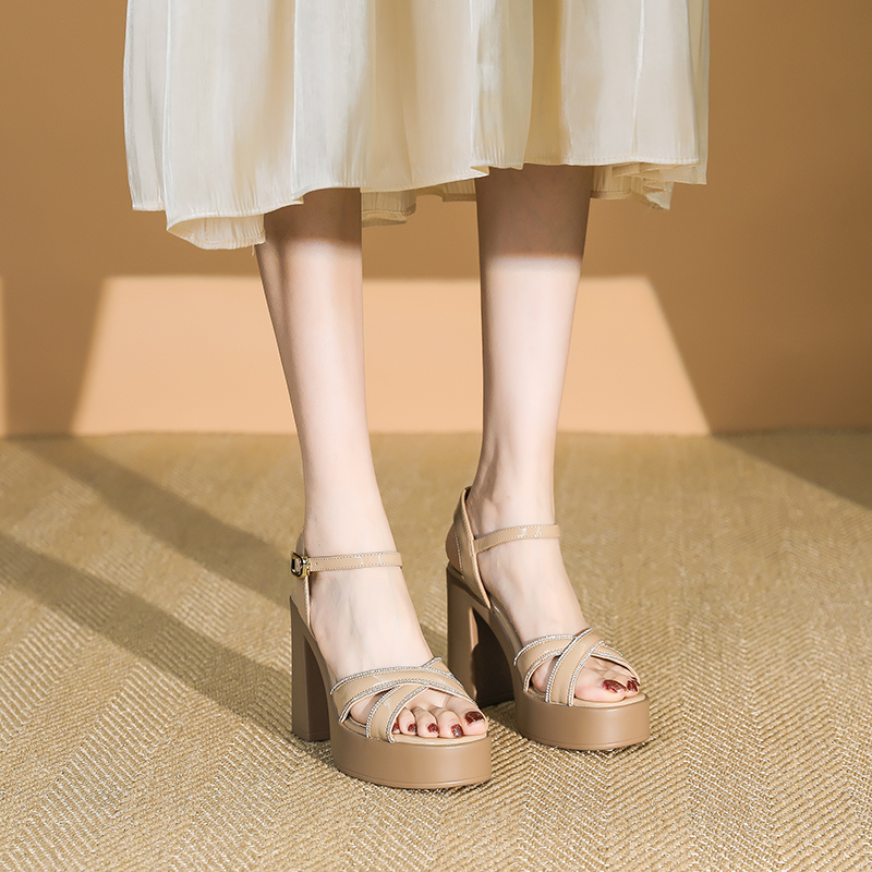 Summer Waterproof Platform Sandals for Women, Chunky Heels, Open Toe, Patent Leather, One-Strap High Heels - Trendy Summer Footwear