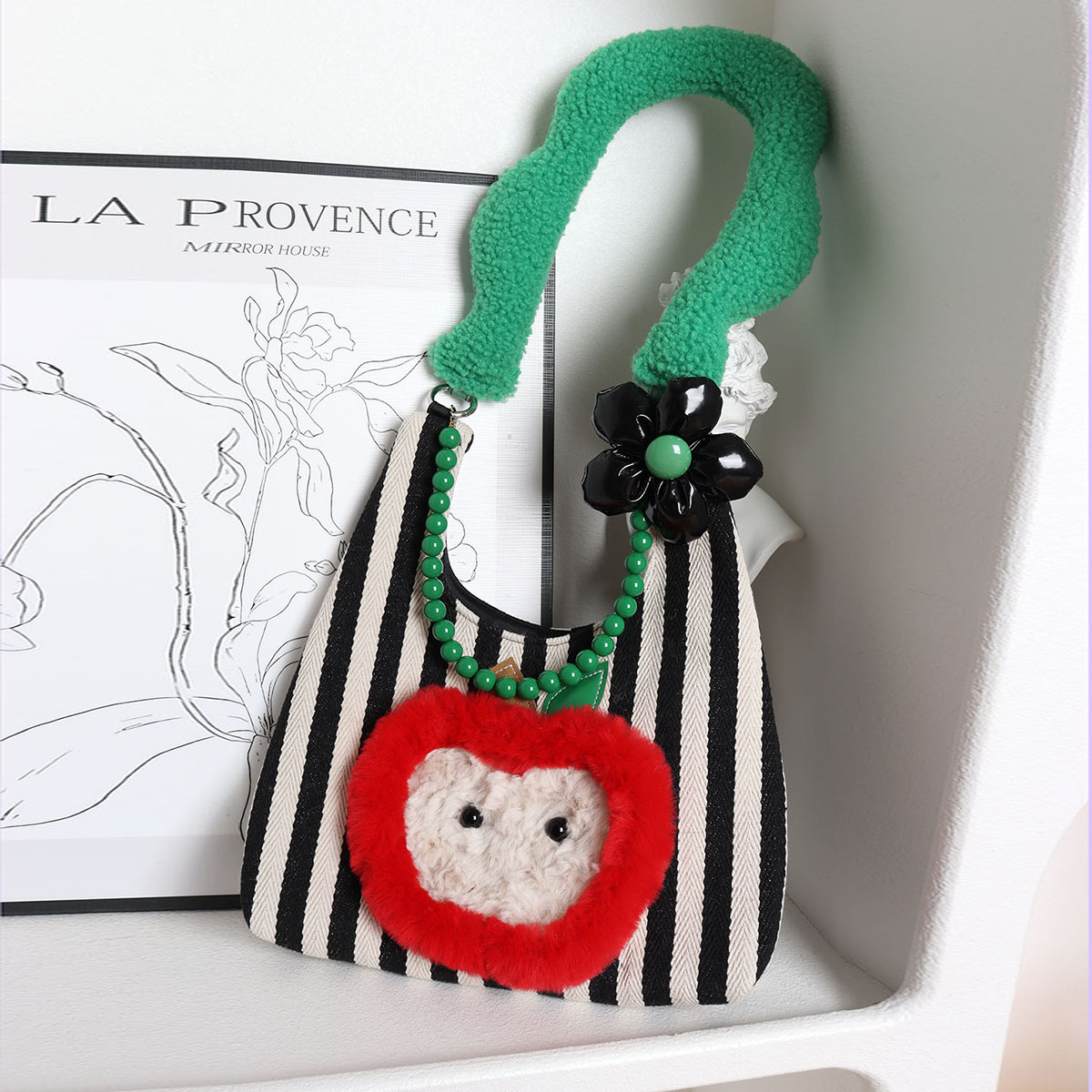 Sweet Plush Apple Tote Bag for Women - Cute Niche Design, Perfect for Christmas Gifts, Stylish Shoulder Bag for Everyday Use
