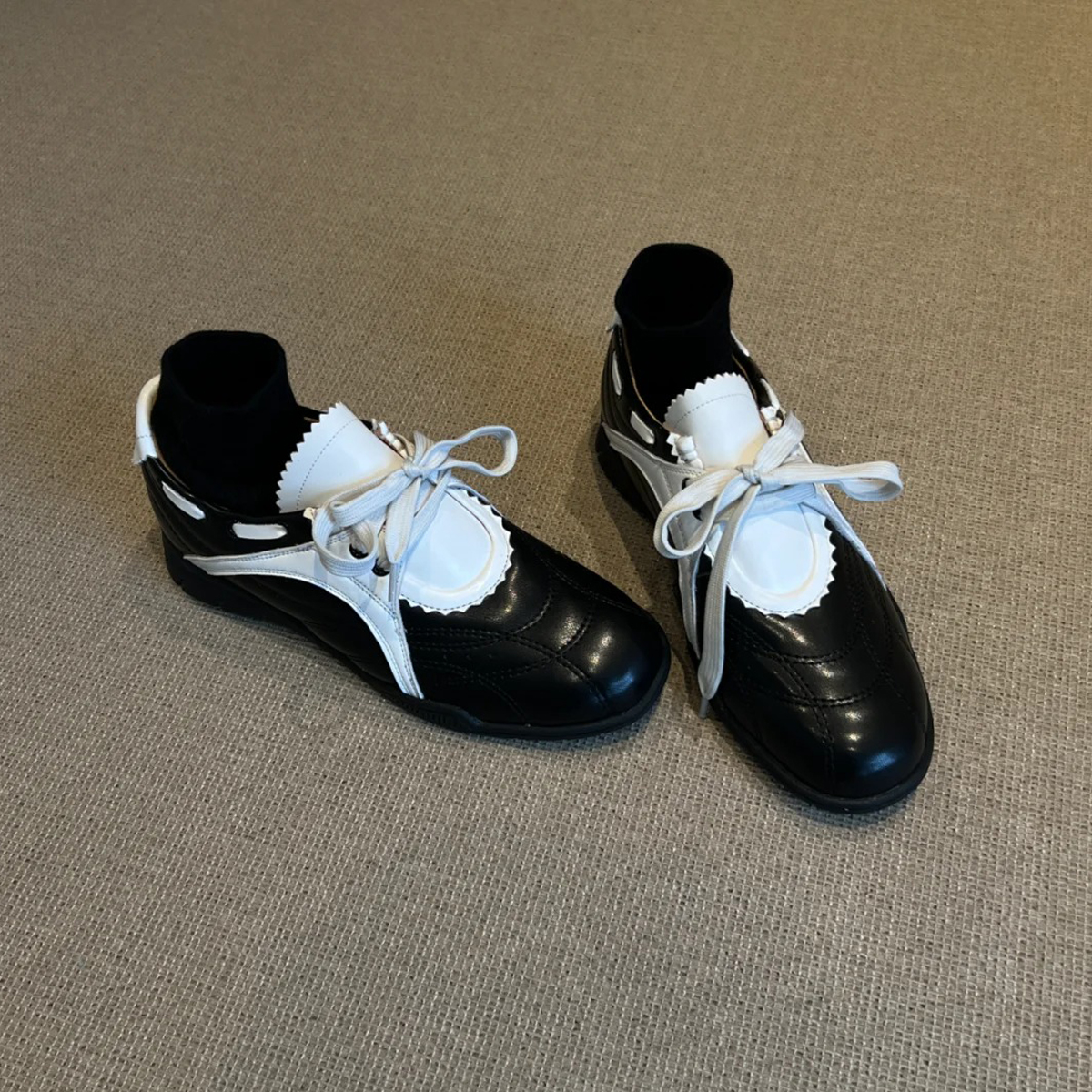 Thick-Soled Color-Blocked Sporty Mary Jane Shoes for Women - Retro Lace-Up Round-Toe Casual Training Shoes