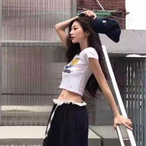 Trendy Korean Style Potato Chip Print Cropped Slim Fit Short Sleeve T-Shirt for Women - Fun and Comfortable Fashion