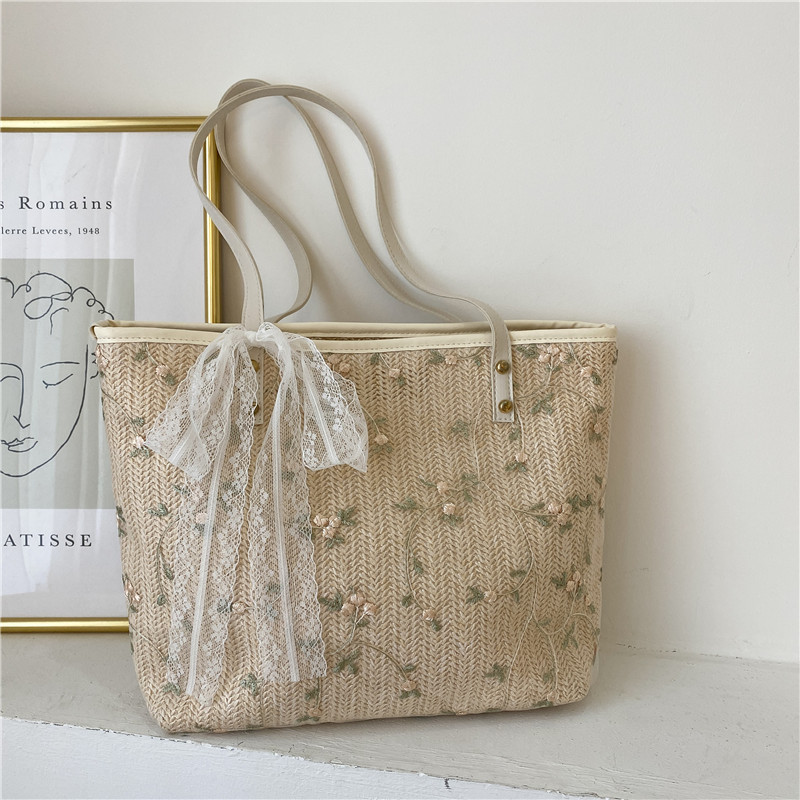 Trendy Large Capacity Women's Straw Beach Bag - Versatile Summer 2025 Shoulder Bag for Fashionable Outings