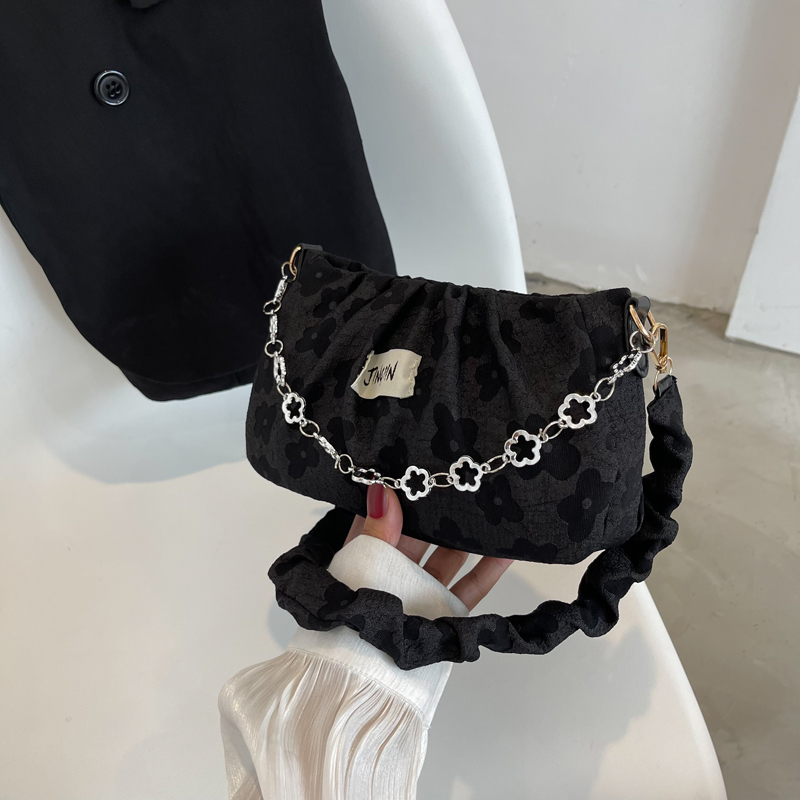 Trendy Women's Crossbody Handbag 2025 - Summer Chain Pleated Shoulder Underarm Bag