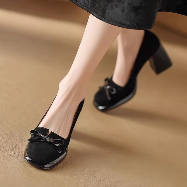 Vintage French Bow Round Toe Chunky Heel Slip-On Shoes - Italian Inspired Design for a Chic, Stylish Look