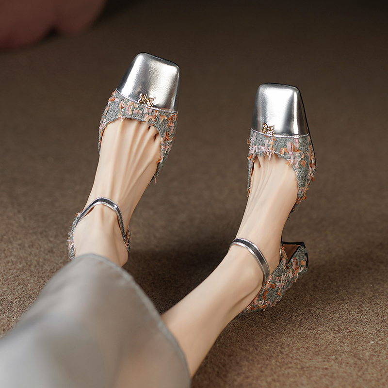 Vintage Italian Square-Toe Chunky Heel Mary Jane Shoes in Genuine Leather - Classic Mid-Heel Design for Timeless Elegance