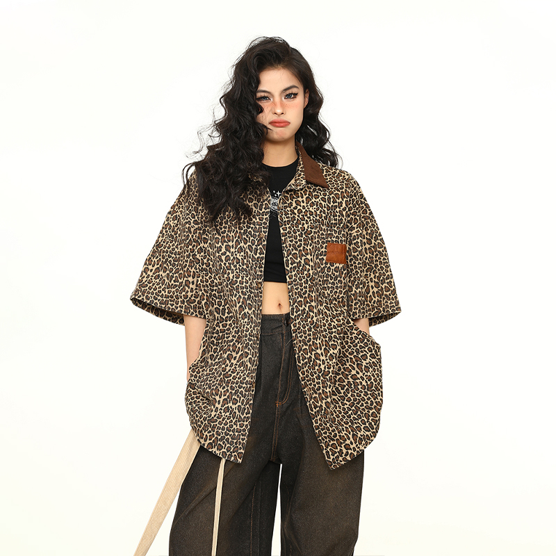 Vintage Leopard Print Denim Jacket with Polo Collar - Unisex Retro Streetwear Short Sleeve