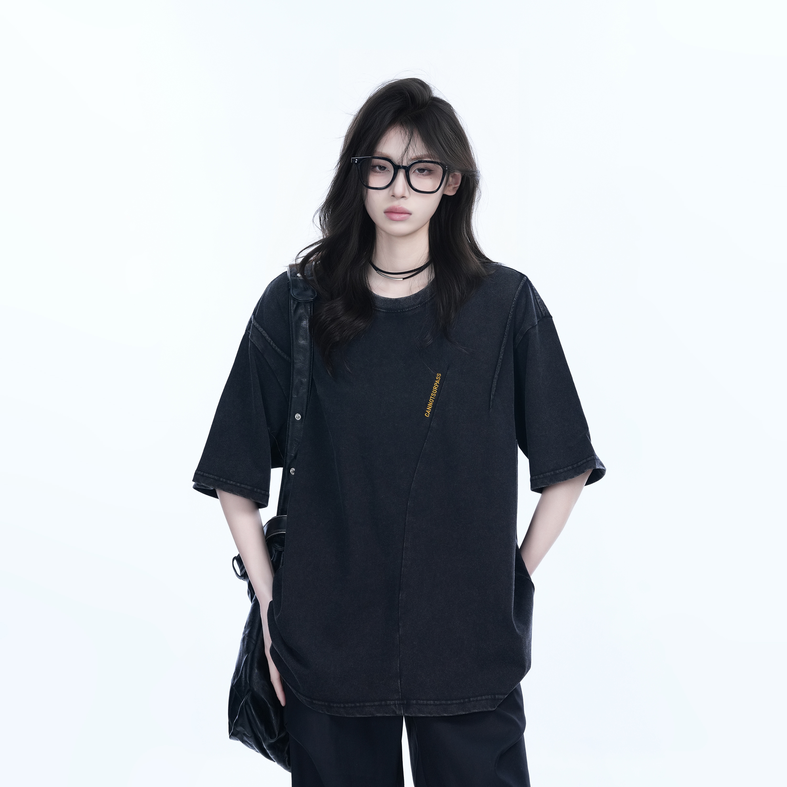 Washed Black Loose-Fit Short Sleeve T-Shirt for Women with Embroidered Half Sleeves – American Street Style, Casual 90s Aesthetic
