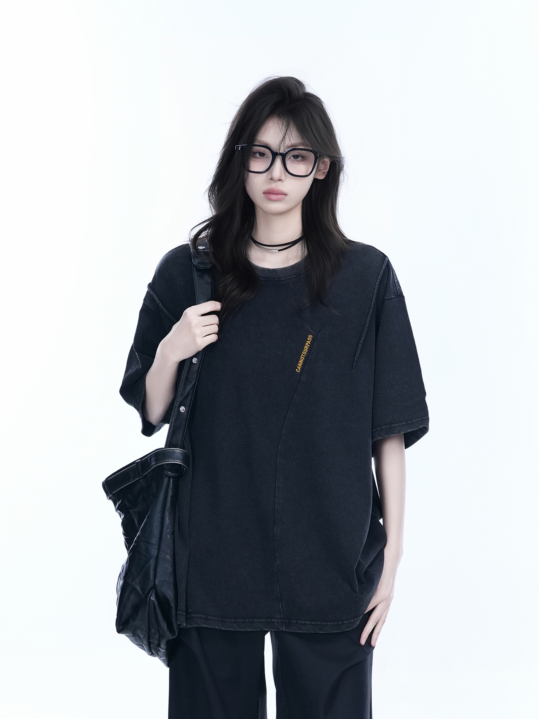 Washed Black Loose-Fit Short Sleeve T-Shirt for Women with Embroidered Half Sleeves – American Street Style, Casual 90s Aesthetic