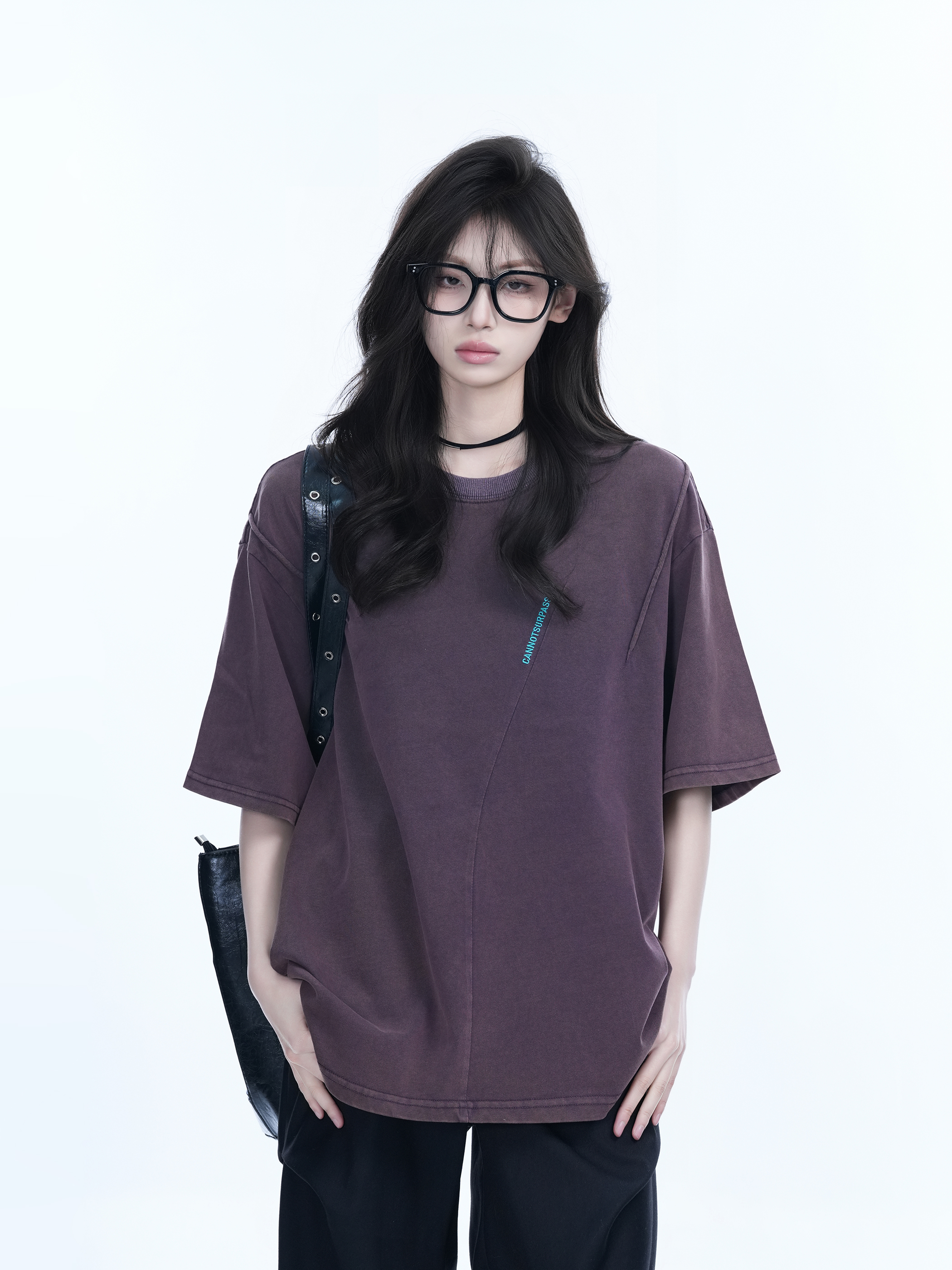 Washed Black Loose-Fit Short Sleeve T-Shirt for Women with Embroidered Half Sleeves – American Street Style, Casual 90s Aesthetic