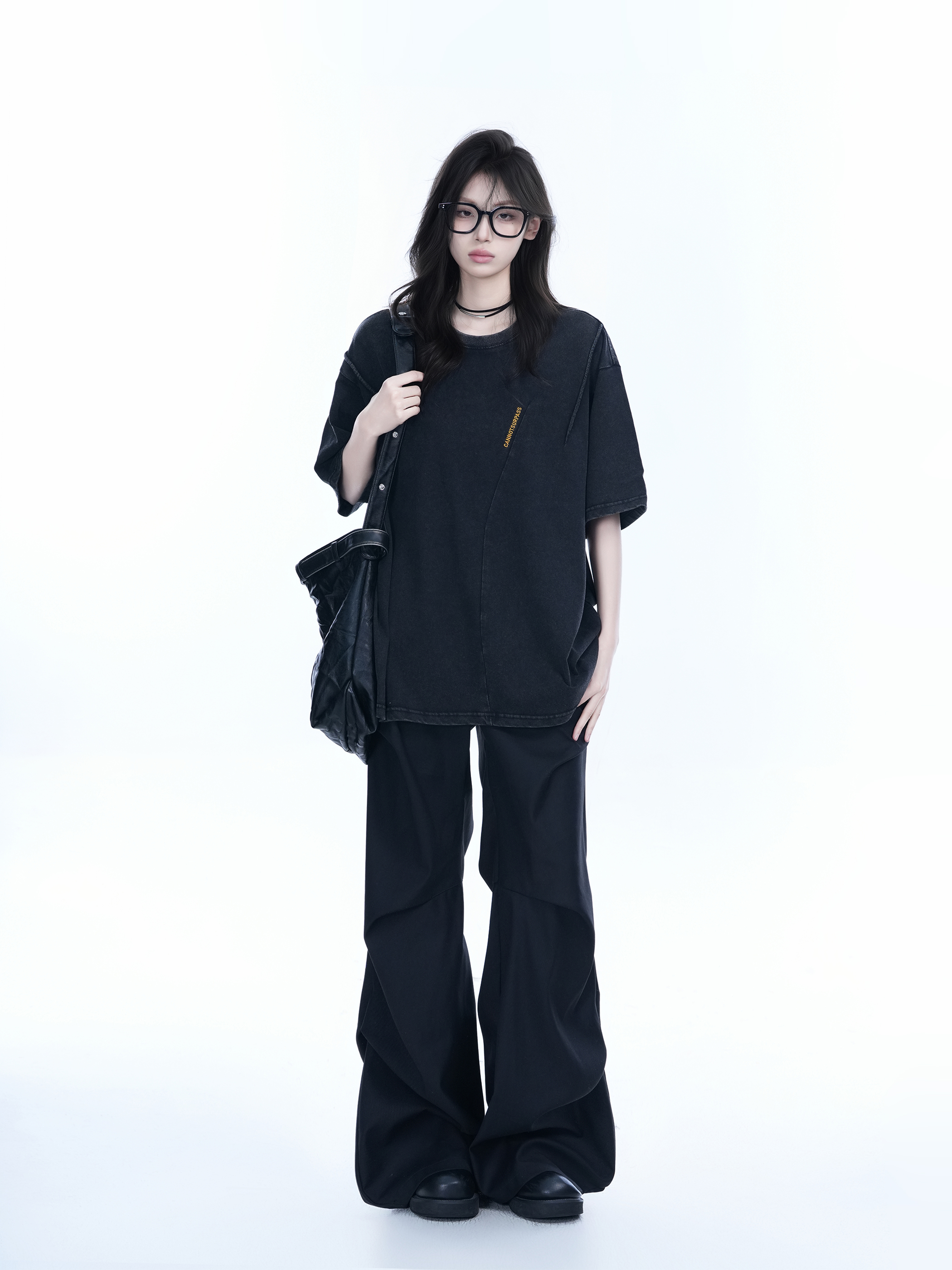 Washed Black Loose-Fit Short Sleeve T-Shirt for Women with Embroidered Half Sleeves – American Street Style, Casual 90s Aesthetic